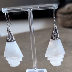 Vtg Ribbon Carved MOP 925 Earings